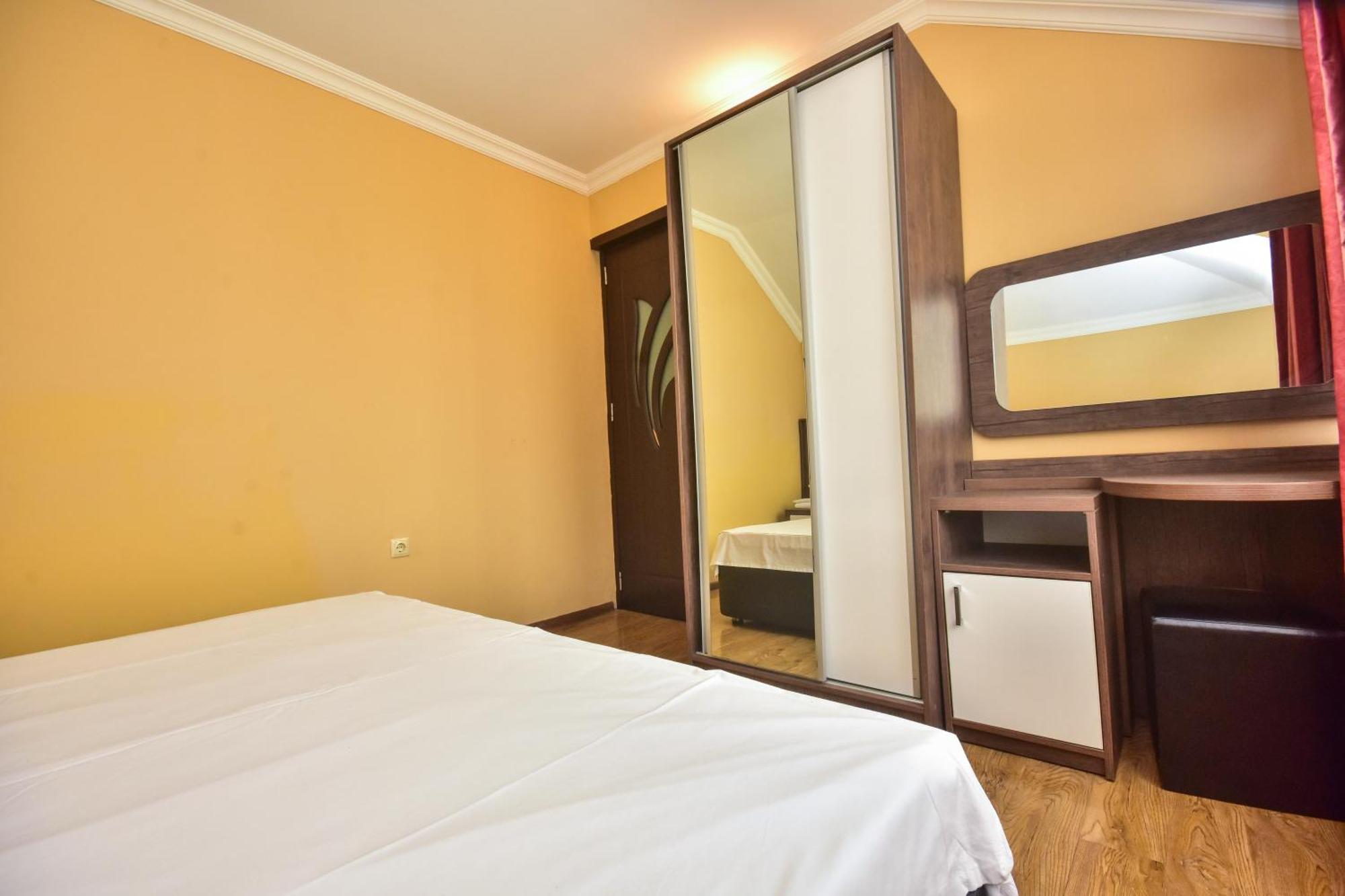 Family Apartments In Batumi Exteriör bild